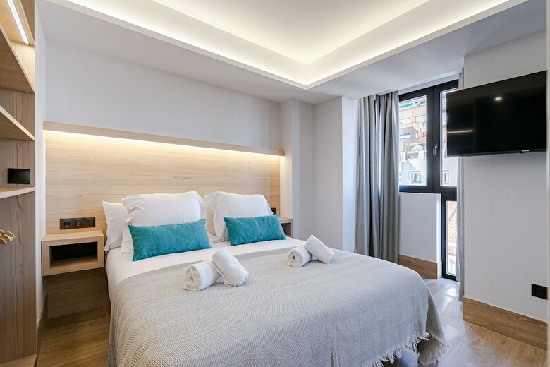 Aparthotel Feelathome Ventas Suites