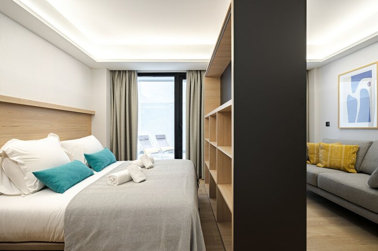 Aparthotel Feelathome Ventas Suites