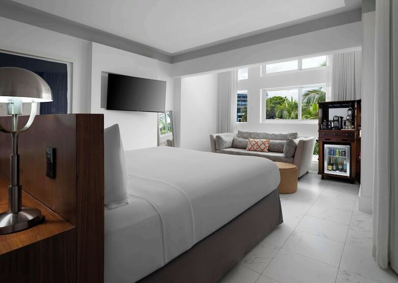 Hotel Nautilus Sonesta Miami Beach
