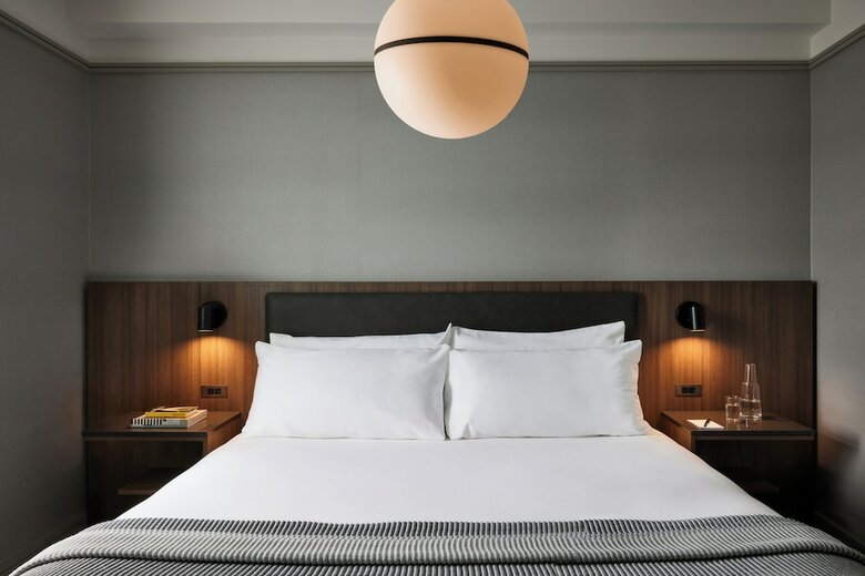 Melrose Hotel