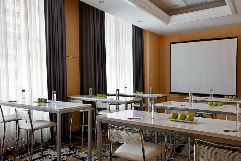 Hotel New York Marriott At The Brooklyn Bridge