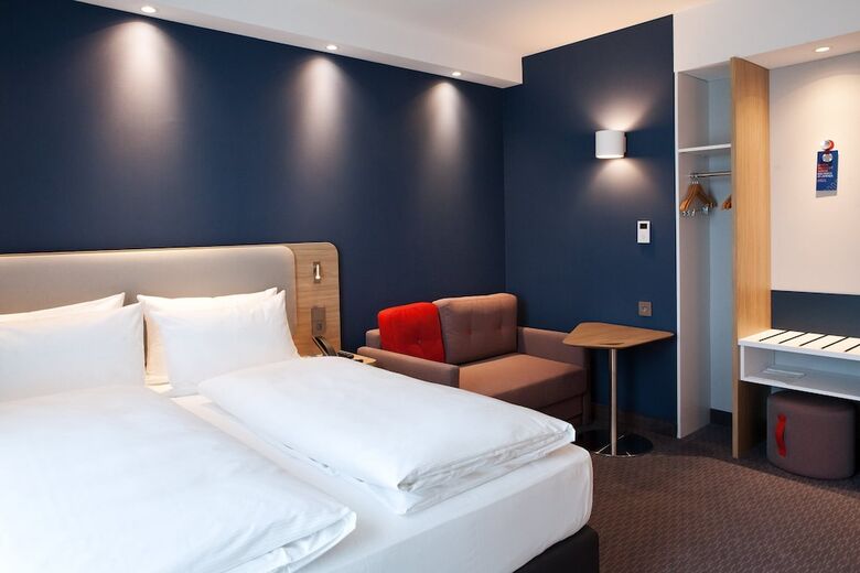 Hotel Holiday Inn Express D�sseldorf Airport By Ihg