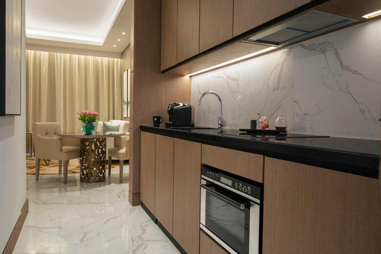 Al Jaddaf Rotana Suite Hotel