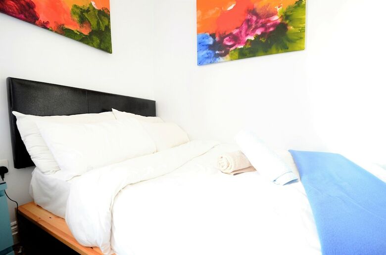 Hostal Astor Hyde Park Hostel - Adults Only