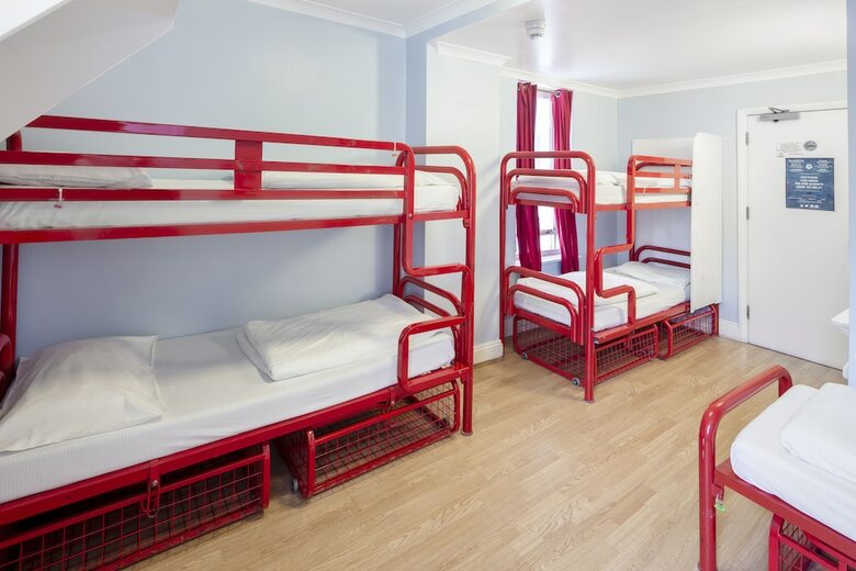 Hostal Astor Hyde Park Hostel - Adults Only