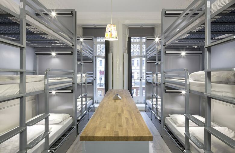 Hostal Astor Hyde Park Hostel - Adults Only