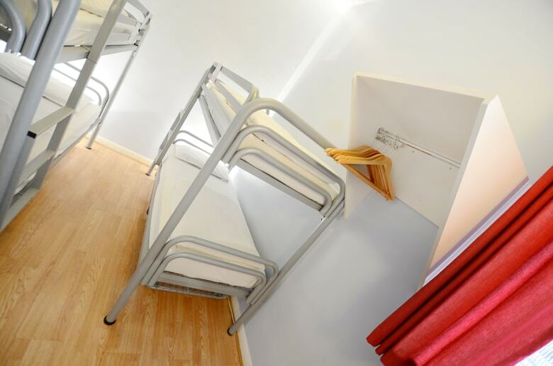 Hostal Astor Hyde Park Hostel - Adults Only
