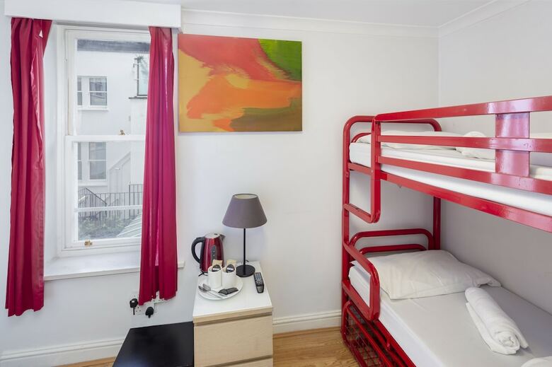Hostal Astor Hyde Park Hostel - Adults Only