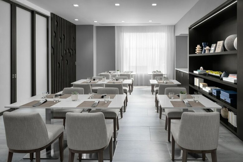 AC Hotel By Marriott Miami Dadeland