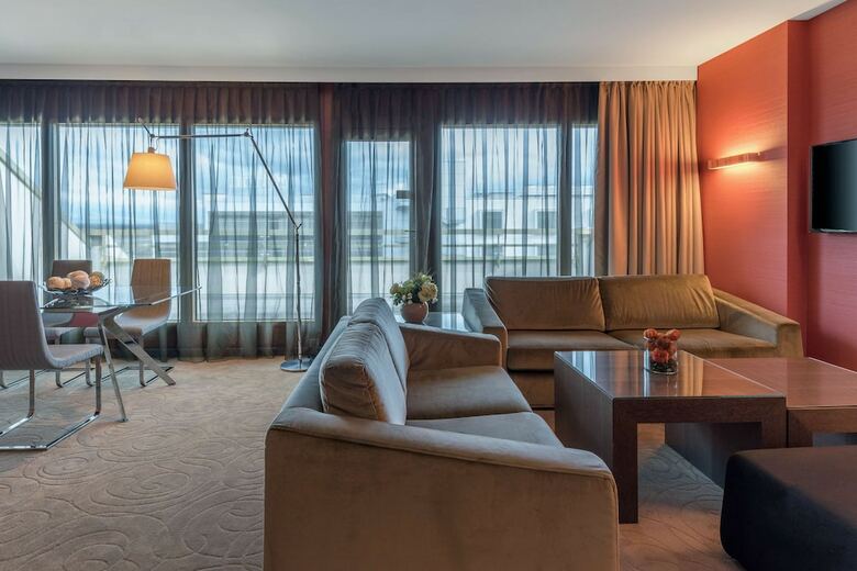 Hilton Geneva Hotel And Conference Centre
