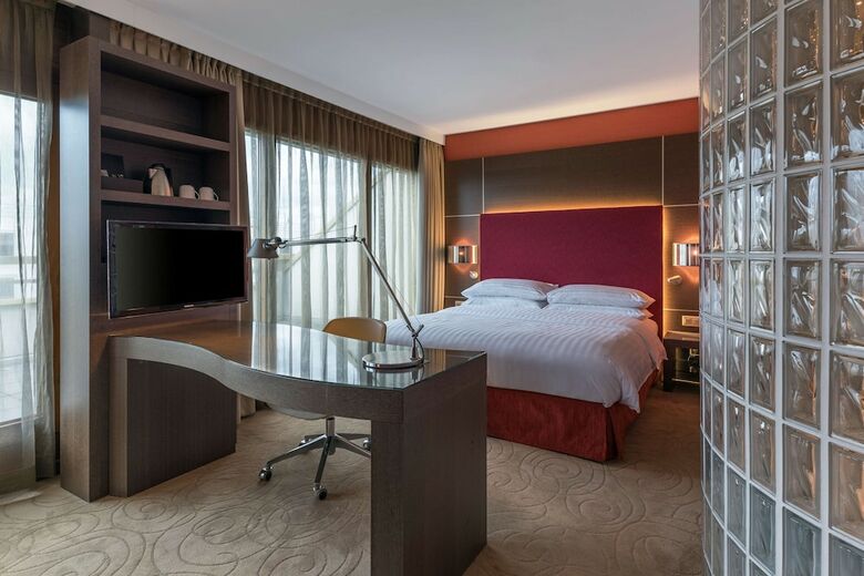 Hilton Geneva Hotel And Conference Centre