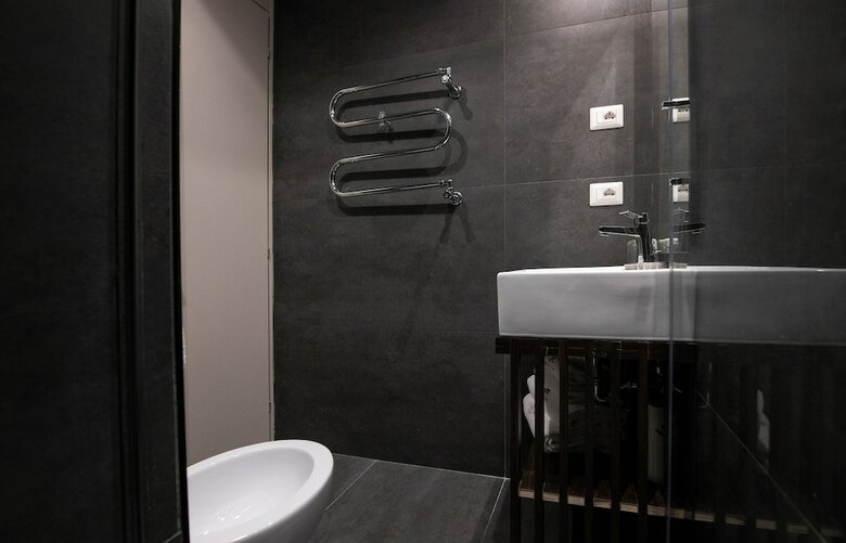 Hotel 77 Seventy-seven
