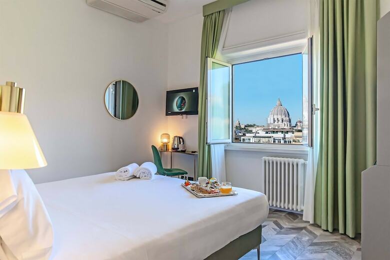 Bloom Hotel Rome