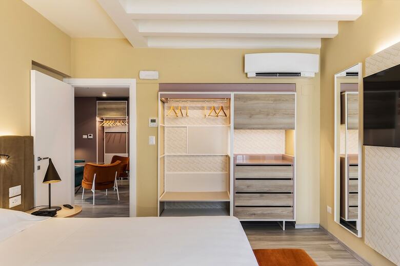 Adesso Hotel