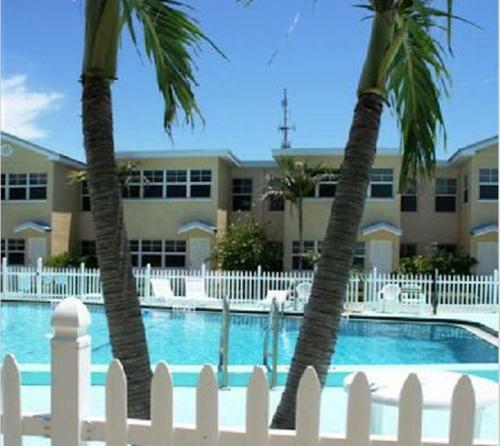 Hotel Barefoot Beach Resort