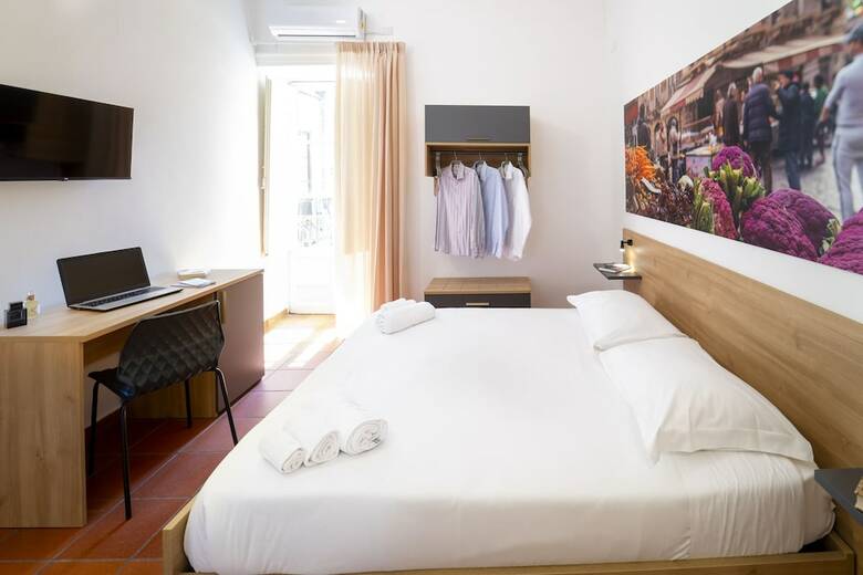 Ballar� Hotel