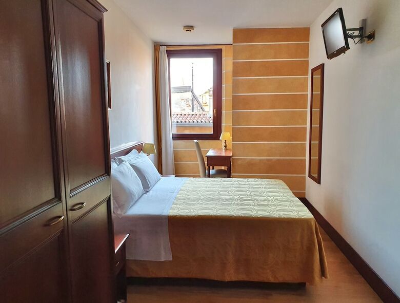 Hotel Aurora