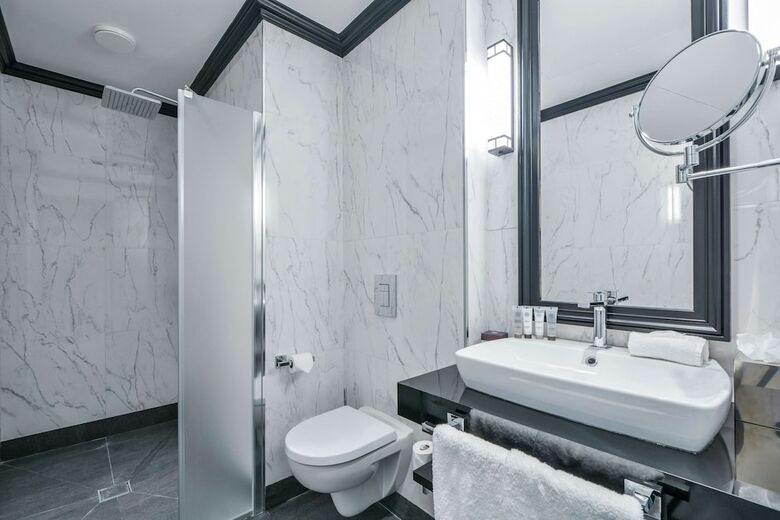 Hotel Maison Astor Paris, Curio Collection By Hilton