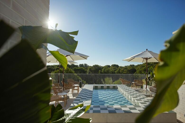 Belle Marivent Petit Hotel