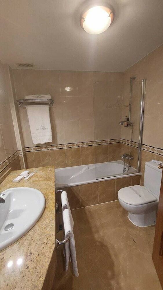 Hotel Ele Puente Romano