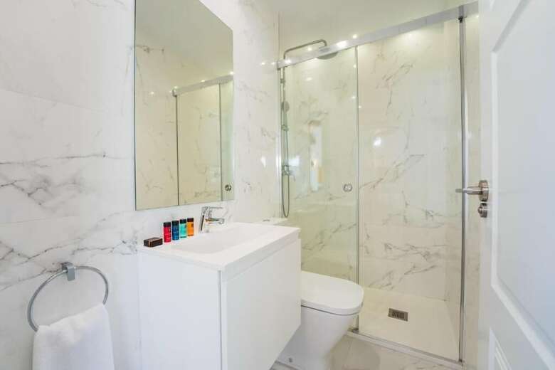 Hotel Debamb� Suites