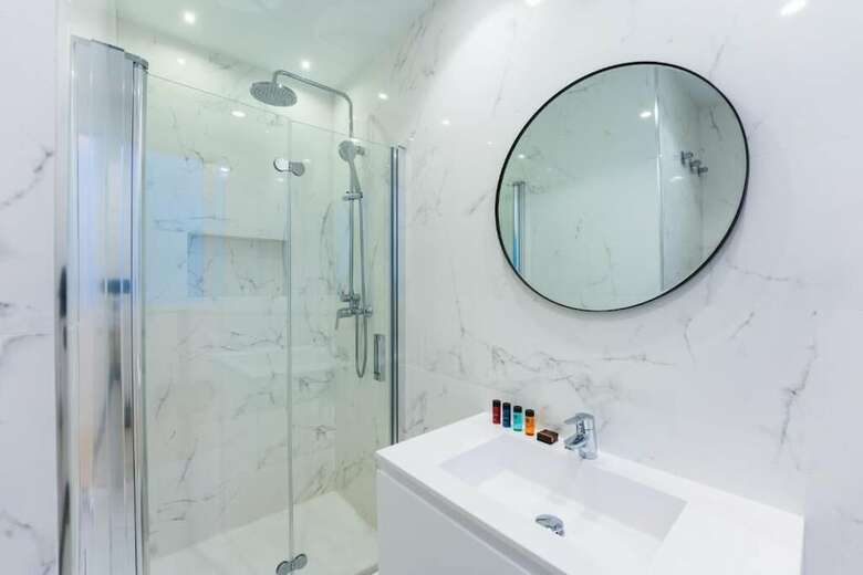 Hotel Debamb� Suites