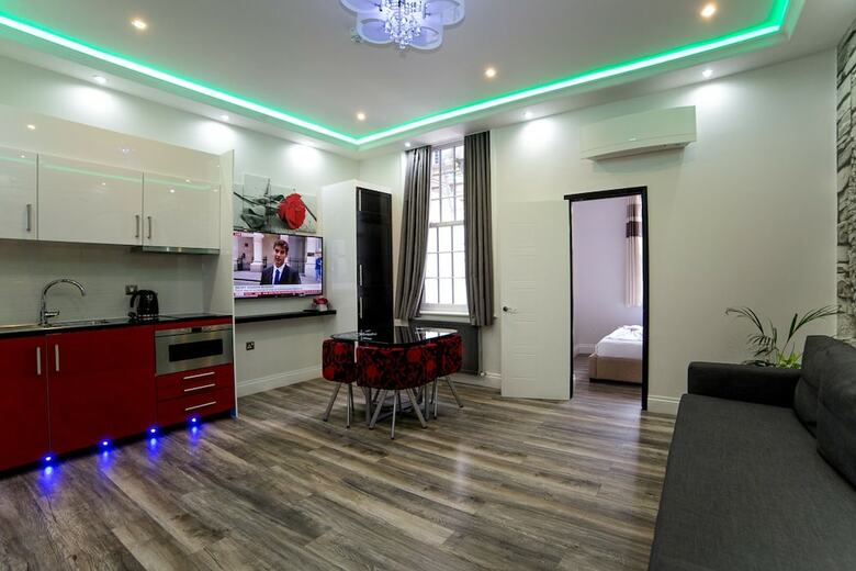 Apartamentos Imperial Court Suites