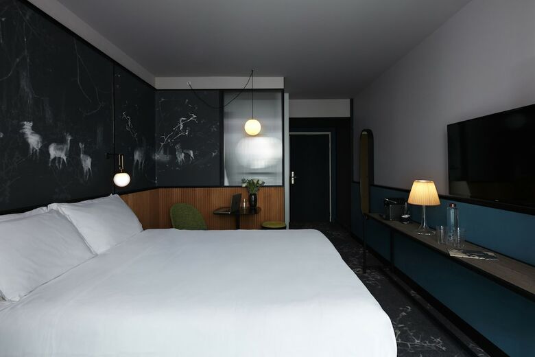 Hotel Drawing House