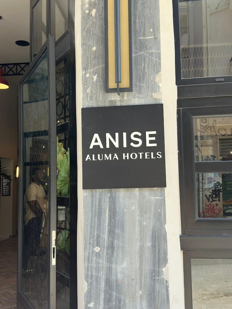 Anise, Aluma Hotel & Resort