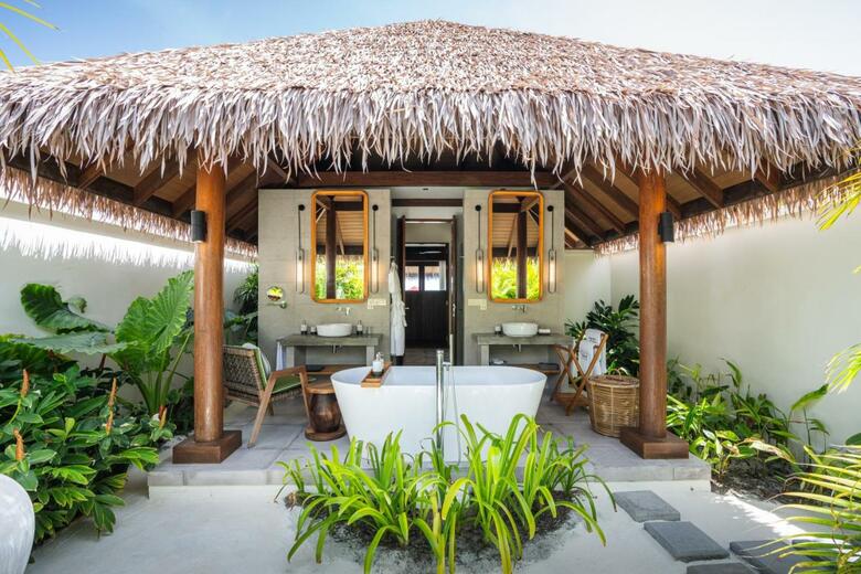 Hotel Barcel� Whale Lagoon Maldives