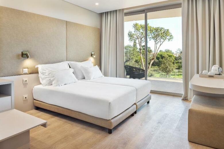 Castelo Suites Hotel