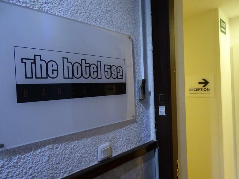 Hostal The Hotel 592 - Adults Only