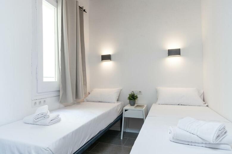 Aparteasy - Deluxe Family Apartments With Pool