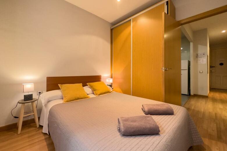 Aparteasy - Central Gracia Apartments