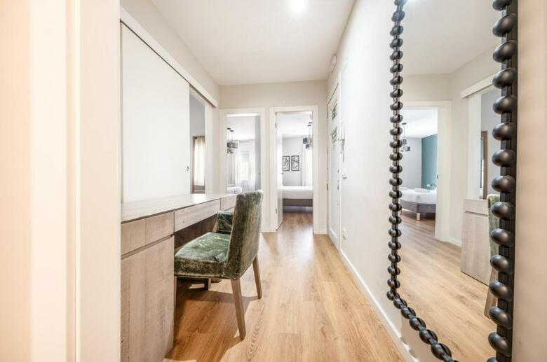 Ainb Barcelona Sants Apartments