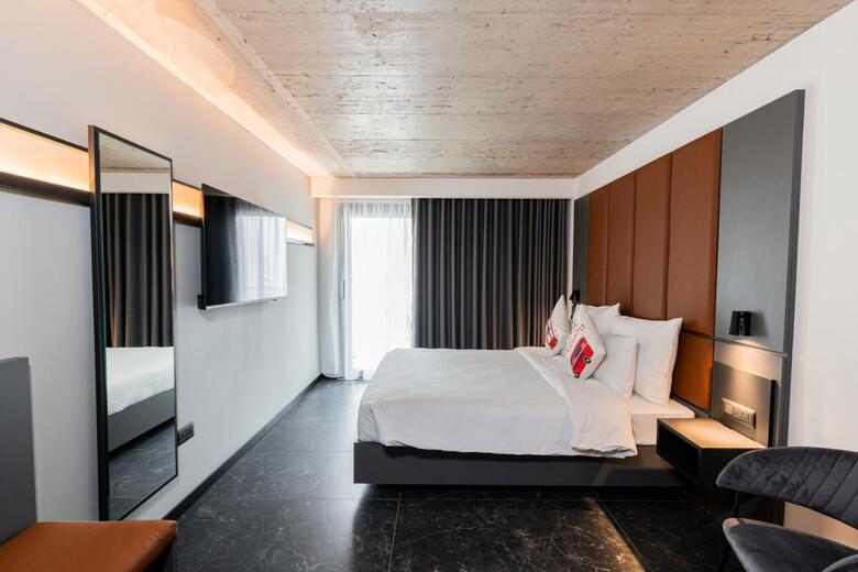 The Londoner Hotel St. Julian's