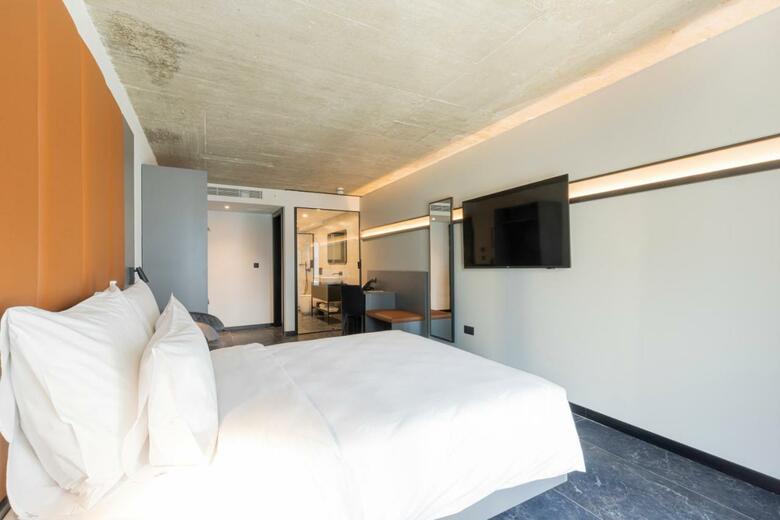 The Londoner Hotel St. Julian's