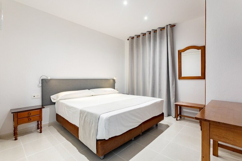 Hotel Hostal La Costa