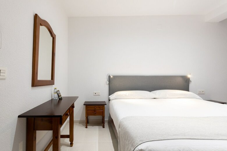 Hotel Hostal La Costa