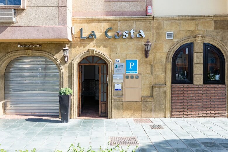 Hotel Hostal La Costa
