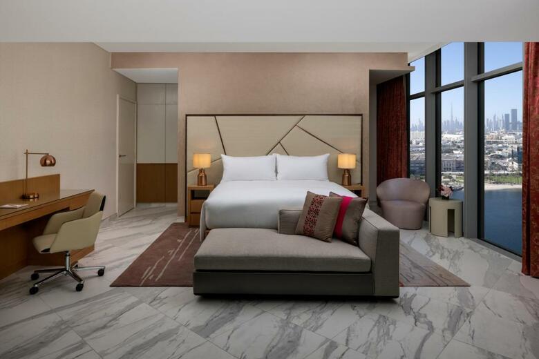 Hilton Dubai Creek Hotel & Residences