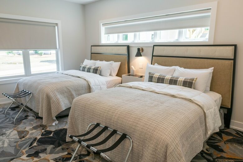 Hotel Bay Pointe Inn