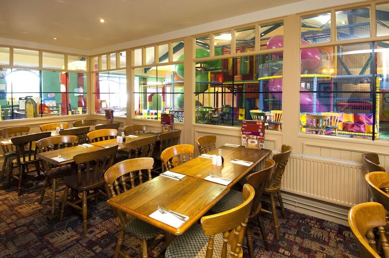 Hotel Premier Inn Llanelli Central West