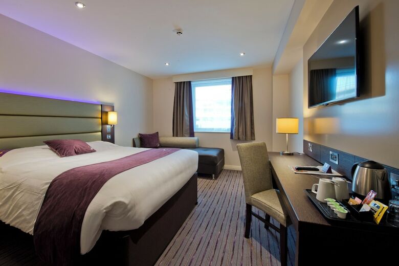 Hotel Premier Inn Cheltenham Town Centre