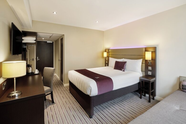 Hotel Premier Inn Jersey Charing Cross