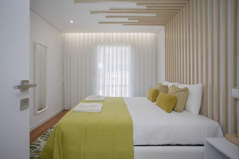 Liiiving - Luxury River View Apartment III