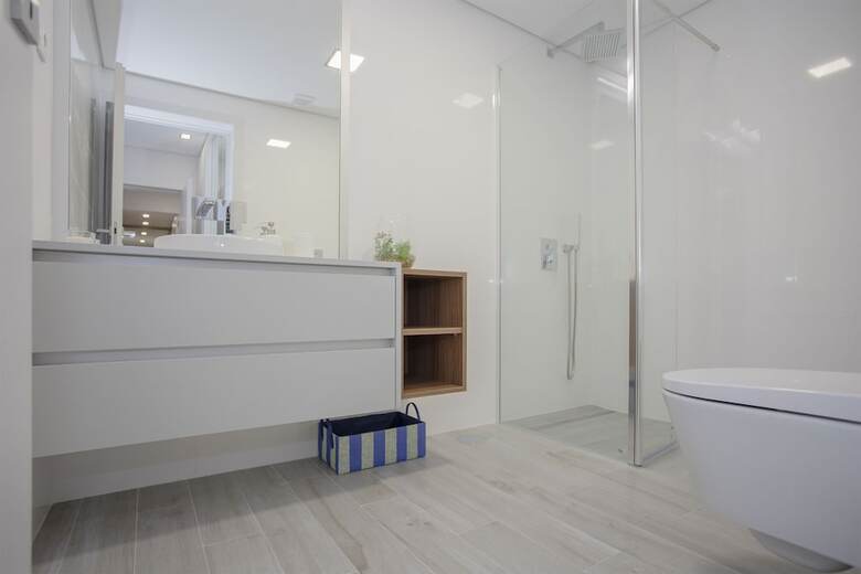 Liiiving - Luxury River View Apartment III