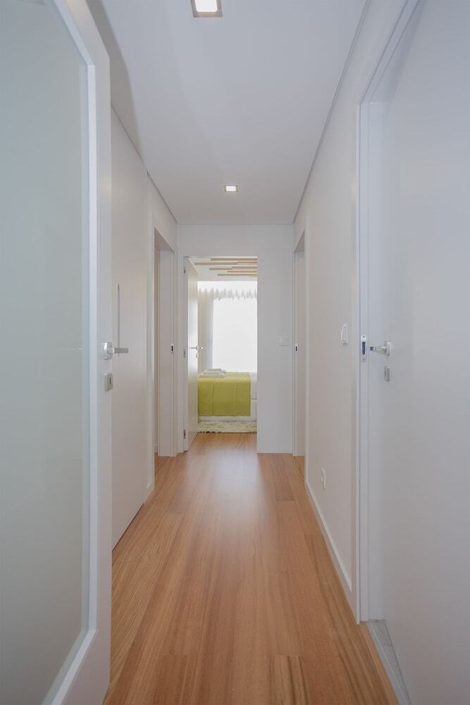 Liiiving - Luxury River View Apartment III