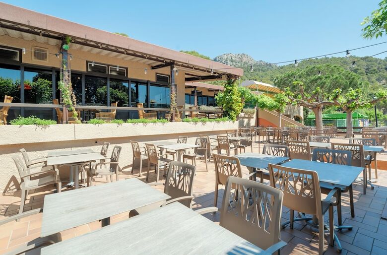 Camping Castell Montgr�