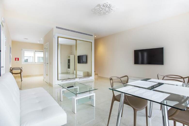 Aparthotel Calma Holiday Villas